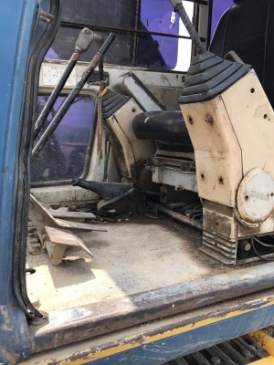 ขาย 495,000 บาท KOBELCO SK200 MARK 3  เครือง 6D31-Turbo ปั้ม K3V โช่หนา เอวแน่น (ไฟฟ้าครบ กล่อง จออยู่ มอเตอร์ยังอยู่ ) เอกสารชื้อขาย   รถอยู่ จ.ชลบุรี โทร&amp;ไอดีไลน์ 0610710295