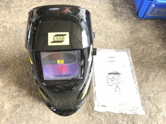 ขายหน้ากากเชื่อม Esab ปรับแสงได้ ของใหม่ไม่เคยใช้งาน มี 4อันครับ