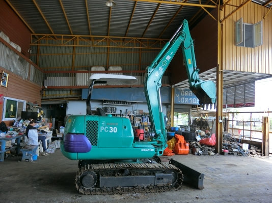 ขายรถขุด KOMATSU PC30-7 สภาพพร้อมใช้งาน ระบบเร็วแรง เครื่องสวย พร้อมทำสี  ราคา 400,000 บาท มีวีดีโอให้ชม ติดต่อเจ้าของโดยตรง:096-5411713 หรือ 092-5768909 {วัชรัตน์}