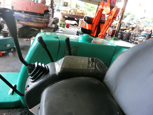 ขายรถขุด KOMATSU PC30-7 สภาพพร้อมใช้งาน ระบบเร็วแรง เครื่องสวย พร้อมทำสี  ราคา 400,000 บาท มีวีดีโอให้ชม ติดต่อเจ้าของโดยตรง:096-5411713 หรือ 092-5768909 {วัชรัตน์}