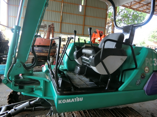 ขายรถขุด KOMATSU PC30-7 สภาพพร้อมใช้งาน ระบบเร็วแรง เครื่องสวย พร้อมทำสี  ราคา 400,000 บาท มีวีดีโอให้ชม ติดต่อเจ้าของโดยตรง:096-5411713 หรือ 092-5768909 {วัชรัตน์}