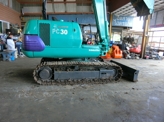 ขายรถขุด KOMATSU PC30-7 สภาพพร้อมใช้งาน ระบบเร็วแรง เครื่องสวย พร้อมทำสี  ราคา 400,000 บาท มีวีดีโอให้ชม ติดต่อเจ้าของโดยตรง:096-5411713 หรือ 092-5768909 {วัชรัตน์}