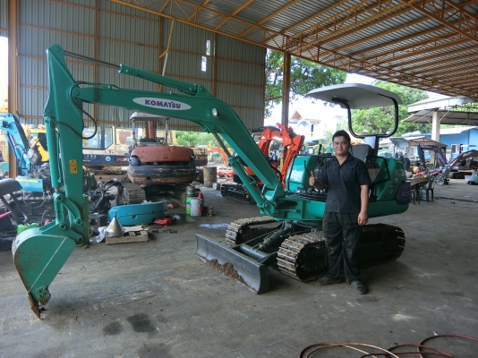 ขายรถขุด KOMATSU PC30-7 สภาพพร้อมใช้งาน ระบบเร็วแรง เครื่องสวย พร้อมทำสี  ราคา 400,000 บาท มีวีดีโอให้ชม ติดต่อเจ้าของโดยตรง:096-5411713 หรือ 092-5768909 {วัชรัตน์}