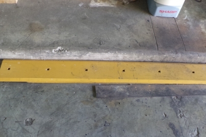 ใบมีดรถตักคุณภาพ cat 960 950 มีทุกรุ่น ครับ