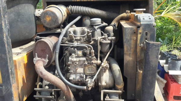 ขายด่วน แม็คโคร เล็ก สภาพพร้อมใช้งาน เครื่องปั้มดี โซ่ช่วงล่างพร้อมใช้งาน เอกสารสัญญาซื้อขาย