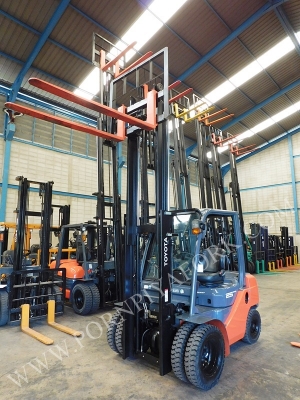 จำหน่ายรถ Forklift TOYOTA 52-8FD25