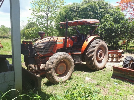 ขายรถไถ M9540 จดทะเบียน2554 อุปกรณ์ ดันหน้า ผาน7และผาน4 สภาพสวยพร้อมใช้งาน เอกสารพร้อมโอน ราคา520,000 สนใจโทร 090-8588220คุณนะ 093-3258446คุณบิว เว็บไซต์ส่วนตัว www.narong2truck.com www.truck.in.th/498 ID: narong498 ID: 09332584461 เพจ Facebook ณรงค์ ซื้อ