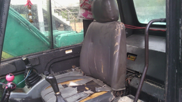 KOBELCO SK100 Mark5 Super รถพร้อมใช้ ช่วงล่างแน่น KOBELCO SK100 Mark5 Super รถพร้อมใช้ ช่วงล่างแน่น