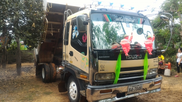 ขายครับ 6 ล้อดัมพ์ Isuzu Deca 195 เครื่อง 6HH1 สภาพพร้อมใช้งาน เอกสารเล่มทะเบียนพร้อมโอน แอร์ ทิฟฟี่