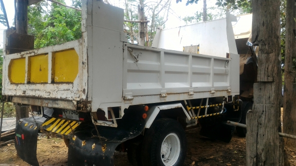 ขายครับ 6 ล้อดัมพ์ Isuzu Deca 195 เครื่อง 6HH1 สภาพพร้อมใช้งาน เอกสารเล่มทะเบียนพร้อมโอน แอร์ ทิฟฟี่