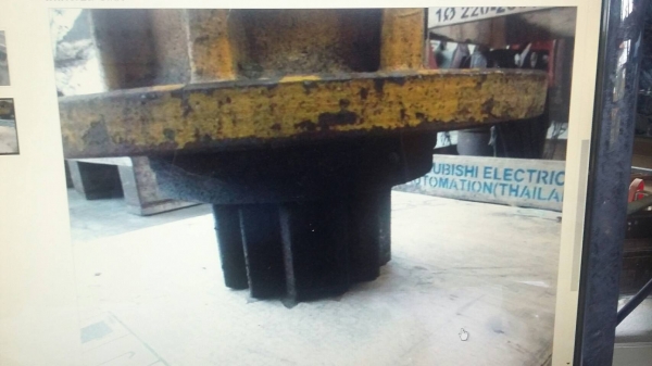 มอเตอร์สวิงรถขุด  KOMATSU   ราคา 22,000บาท