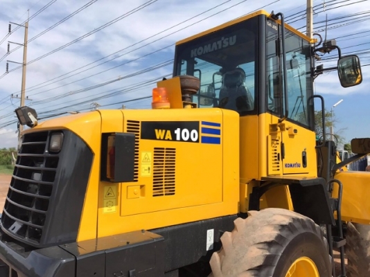 ขายรถตักล้อยาง KOMATSU WA100-5 รถนอกนำเข้าเองจากญี่ปุ่น สภาพสวยพร้อมใช้ มีVDOการทำงานครับ ขายรถตักล้อยาง KOMATSU WA100-5 รถนอกนำเข้าเองจากญี่ปุ่น สภาพสวยพร้อมใช้ มีVDOการทำงานครับ