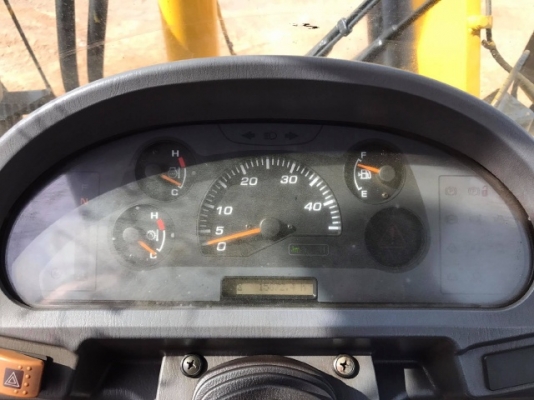 ขายรถตักล้อยาง KOMATSU WA100-5 รถนอกนำเข้าเองจากญี่ปุ่น สภาพสวยพร้อมใช้ มีVDOการทำงานครับ ขายรถตักล้อยาง KOMATSU WA100-5 รถนอกนำเข้าเองจากญี่ปุ่น สภาพสวยพร้อมใช้ มีVDOการทำงานครับ