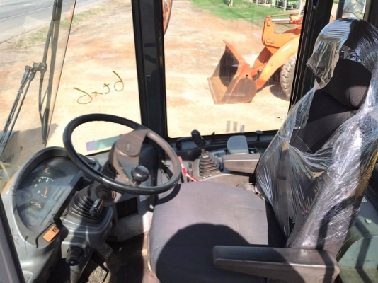 ขายรถตักล้อยาง KOMATSU WA100-5 รถนอกนำเข้าเองจากญี่ปุ่น สภาพสวยพร้อมใช้ มีVDOการทำงานครับ ขายรถตักล้อยาง KOMATSU WA100-5 รถนอกนำเข้าเองจากญี่ปุ่น สภาพสวยพร้อมใช้ มีVDOการทำงานครับ