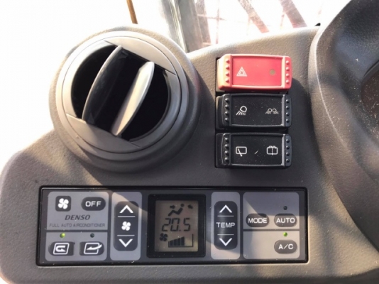 ขายรถตักล้อยาง HITACHI ZW220 (เทียบเท่า WA380-6) รถนอกนำเข้าเองจากญี่ปุ่น มีVDOการทำงานครับ ขายรถตักล้อยาง HITACHI ZW220 (เทียบเท่า WA380-6) รถนอกนำเข้าเองจากญี่ปุ่น มีVDOการทำงานครับ