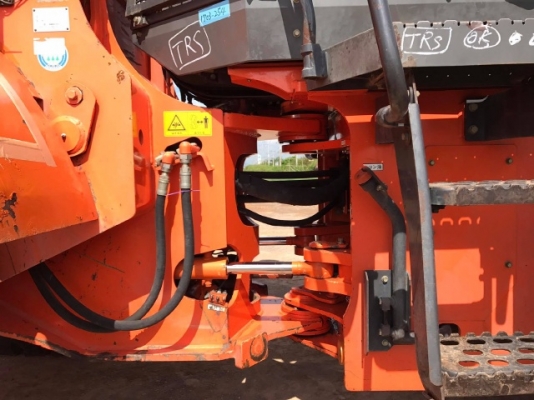 ขายรถตักล้อยาง HITACHI ZW220 (เทียบเท่า WA380-6) รถนอกนำเข้าเองจากญี่ปุ่น มีVDOการทำงานครับ ขายรถตักล้อยาง HITACHI ZW220 (เทียบเท่า WA380-6) รถนอกนำเข้าเองจากญี่ปุ่น มีVDOการทำงานครับ