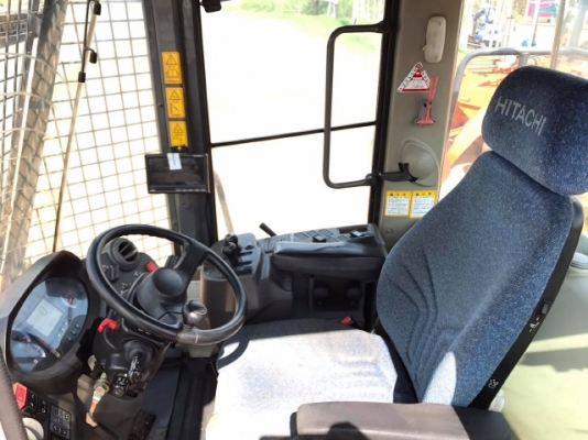 ขายรถตักล้อยาง HITACHI ZW220 (เทียบเท่า WA380-6) รถนอกนำเข้าเองจากญี่ปุ่น มีVDOการทำงานครับ ขายรถตักล้อยาง HITACHI ZW220 (เทียบเท่า WA380-6) รถนอกนำเข้าเองจากญี่ปุ่น มีVDOการทำงานครับ