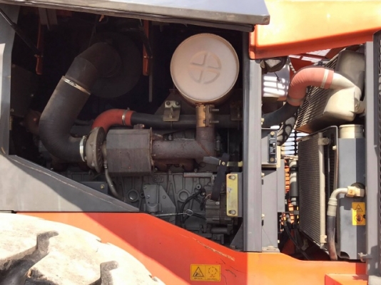 ขายรถตักล้อยาง HITACHI ZW220 (เทียบเท่า WA380-6) รถนอกนำเข้าเองจากญี่ปุ่น มีVDOการทำงานครับ ขายรถตักล้อยาง HITACHI ZW220 (เทียบเท่า WA380-6) รถนอกนำเข้าเองจากญี่ปุ่น มีVDOการทำงานครับ