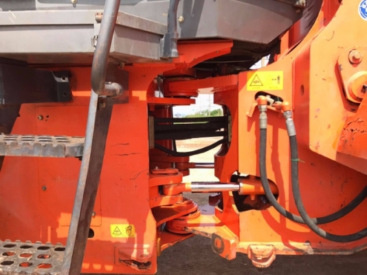 ขายรถตักล้อยาง HITACHI ZW220 (เทียบเท่า WA380-6) รถนอกนำเข้าเองจากญี่ปุ่น มีVDOการทำงานครับ ขายรถตักล้อยาง HITACHI ZW220 (เทียบเท่า WA380-6) รถนอกนำเข้าเองจากญี่ปุ่น มีVDOการทำงานครับ