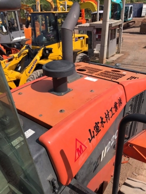 ขายรถตักล้อยาง HITACHI ZW220 (เทียบเท่า WA380-6) รถนอกนำเข้าเองจากญี่ปุ่น มีVDOการทำงานครับ ขายรถตักล้อยาง HITACHI ZW220 (เทียบเท่า WA380-6) รถนอกนำเข้าเองจากญี่ปุ่น มีVDOการทำงานครับ