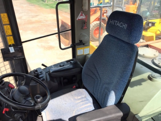 ขายรถตักล้อยาง HITACHI ZW220 (เทียบเท่า WA380-6) รถนอกนำเข้าเองจากญี่ปุ่น มีVDOการทำงานครับ ขายรถตักล้อยาง HITACHI ZW220 (เทียบเท่า WA380-6) รถนอกนำเข้าเองจากญี่ปุ่น มีVDOการทำงานครับ