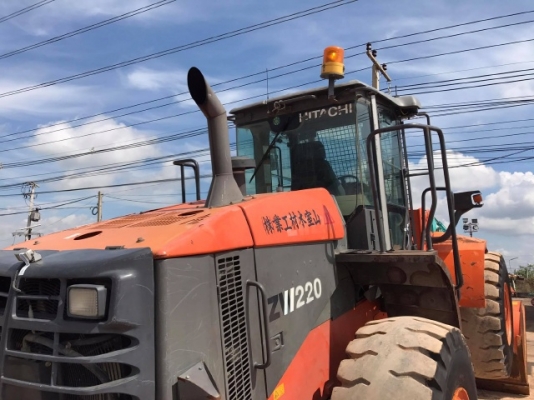 ขายรถตักล้อยาง HITACHI ZW220 (เทียบเท่า WA380-6) รถนอกนำเข้าเองจากญี่ปุ่น มีVDOการทำงานครับ ขายรถตักล้อยาง HITACHI ZW220 (เทียบเท่า WA380-6) รถนอกนำเข้าเองจากญี่ปุ่น มีVDOการทำงานครับ