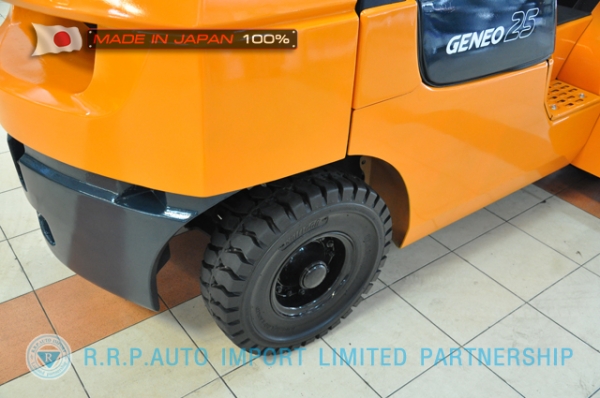 ขายรถโฟล์คลิฟท์มือสอง TOYOTA รุ่น 7FD25-15749 นำเข้าจากประเทศญี่ปุ่น 100\% ไม่เคยใช้งานในไทย