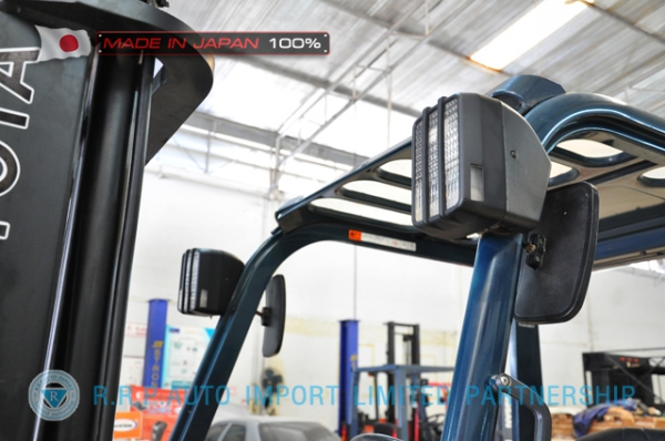 ขายรถโฟล์คลิฟท์มือสอง TOYOTA รุ่น 7FD25-15749 นำเข้าจากประเทศญี่ปุ่น 100\% ไม่เคยใช้งานในไทย