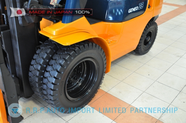 ขายรถโฟล์คลิฟท์มือสอง TOYOTA รุ่น 7FD25-15749 นำเข้าจากประเทศญี่ปุ่น 100\% ไม่เคยใช้งานในไทย