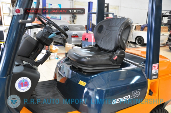 ขายรถโฟล์คลิฟท์มือสอง TOYOTA รุ่น 7FD25-15749 นำเข้าจากประเทศญี่ปุ่น 100\% ไม่เคยใช้งานในไทย