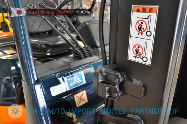 ขายรถโฟล์คลิฟท์มือสอง TOYOTA รุ่น 7FD25-15749 นำเข้าจากประเทศญี่ปุ่น 100\% ไม่เคยใช้งานในไทย