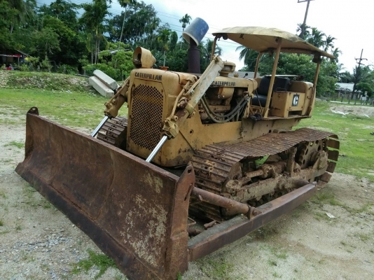 รถ แท็กเตอร์ CAT / D4. สนใจติดต่อ 081 - 6079515