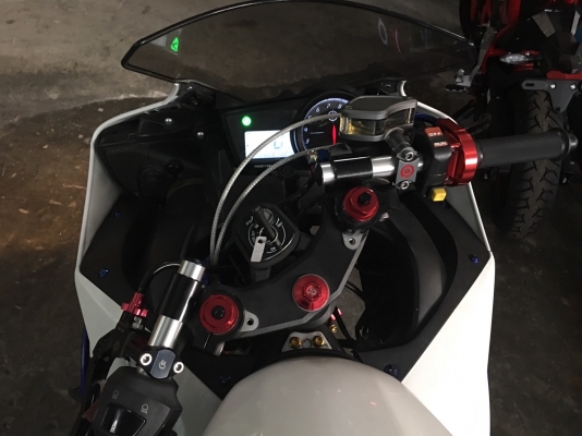 ขาย YAMAHA R 15 ปี 58 ทั้ง 2 คัน สีดำ ราคา 49,000 สีขาว ราคา 45,000 (ป้ายทะเบียน ตจว.ภาษีขาด 1 ปีกว่า ต้องต่อ 2 ปี) เครื่องดีเดิมๆ ไม่มีรอยล้มทั้งสองคัน เล่มพร้อมชุดโอน