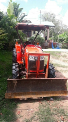 รถไถ 36 แรงปี  53 อุปกร 3 อย่าง   ซ. ม  2000   นิด ฯฯ  ราคาเบาฯฯ  250000   บาท  วันทูคอล 098 668-3479 dtac 094 283-9369 สิทธิ์ คับ