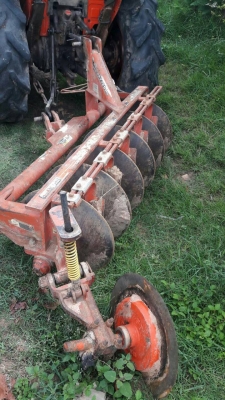 รถไถ 36 แรงปี  53 อุปกร 3 อย่าง   ซ. ม  2000   นิด ฯฯ  ราคาเบาฯฯ  250000   บาท  วันทูคอล 098 668-3479 dtac 094 283-9369 สิทธิ์ คับ