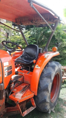 รถไถ 36 แรงปี  53 อุปกร 3 อย่าง   ซ. ม  2000   นิด ฯฯ  ราคาเบาฯฯ  250000   บาท  วันทูคอล 098 668-3479 dtac 094 283-9369 สิทธิ์ คับ