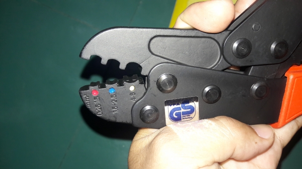 ขายคีมย้ำสายไฟYTT-1 MADE IN TAIWAN. แบบAUTOเหมาะมือใหม่เก่าเก็บ ขายคีมย้ำสายไฟYTT-1 MADE IN TAIWAN. แบบAUTOเหมาะมือใหม่เก่าเก็บ