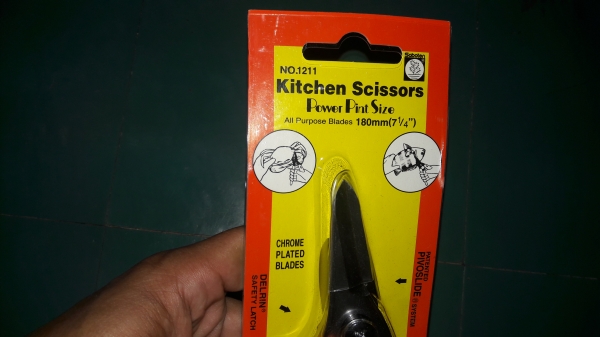 ขายกรรไกรตัดกล้ามปู ตัดกิ่งไม้ตราตะบองเพชร Saboten Made in Japan. ขายกรรไกรตัดกล้ามปู ตัดกิ่งไม้ตราตะบองเพชร Saboten Made in Japan.