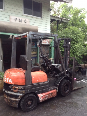 +++ ขายโฟล์คลิฟท์  TOYOTA 6FD15  ขนาด  1.5  ตัน  เครื่องยนต์ดีเซล  เสา  3  เมตร  เกียร์ออโตเมติค  งา 1,070  มม.  ยางตันครับ