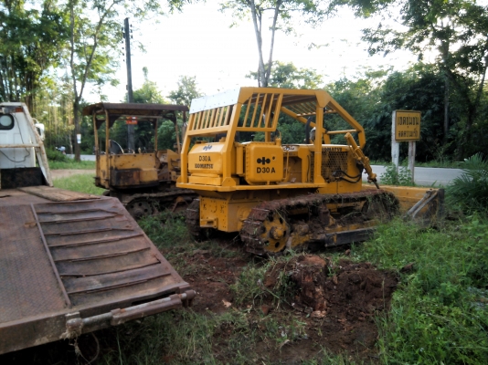 ขายรถแทรคเตอร์ KOMATSU D30P-15 ราคา 180000