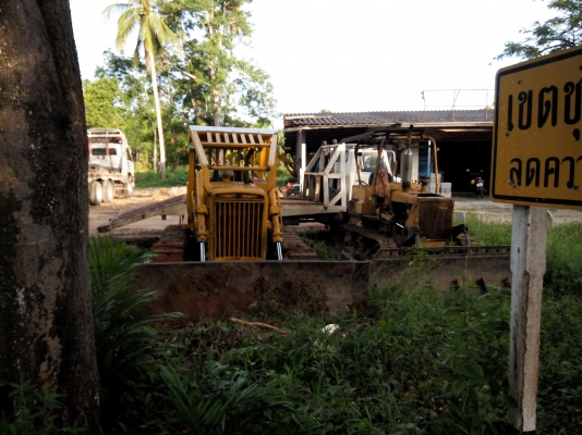 ขายรถแทรคเตอร์ KOMATSU D30P-15 ราคา 180000