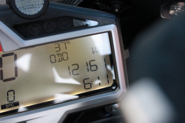 <เอิร์ท พิดโลก> S1000rr ปี2016 วิ่งน้อยสภาพสวยแต่งแล้ว