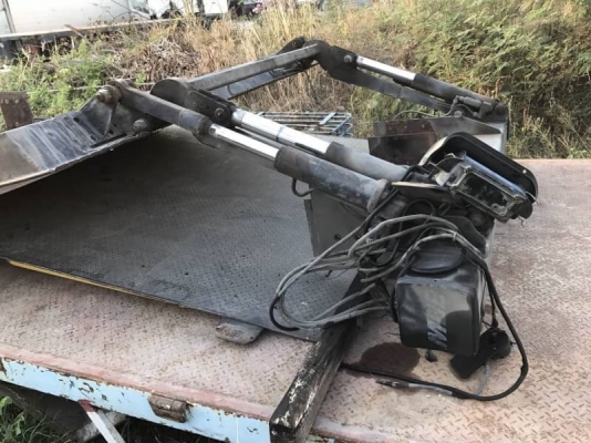 "160,000"ขายตู้เย็นพร้อมลิฟท้ายขายตู้ล่ะ