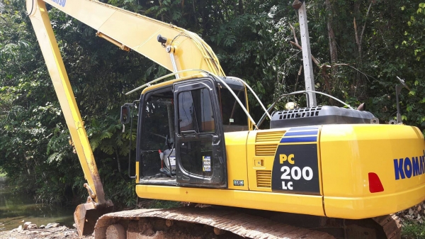 ขายด่วน!! Komatsu PC200-8MO บูมยาว สภาพสวยค่ะ