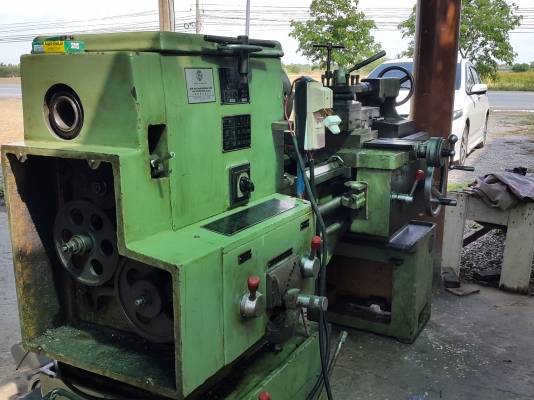 เครื่องกลึง 6 ฟุต รุ่นหนัก 2 เพลา เกียร์กระตุก พร้อมใช้งาน สภาพสวยๆ อุปกรณ์ครบๆ ด่วนๆๆ 65,000