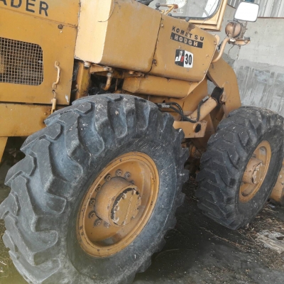 รถตัก Komatsu JH30 เอกสารอินวอย สภาพสวยสีเดิม ไม่ต่อแขน