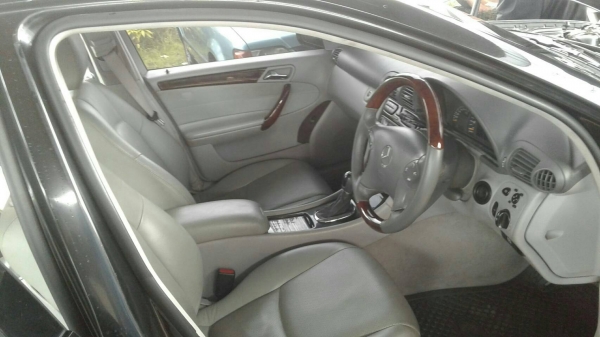 ิBENZ c220 ปี2002 สวยมากหาอยู่ไม่ผิดหวัง