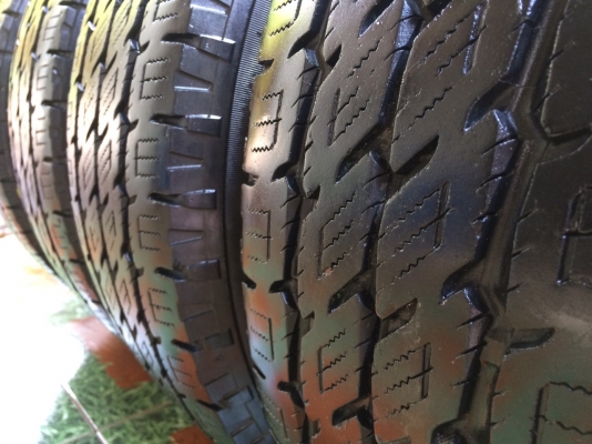 ยาง nitto 235/75/15 japan สวยๆ