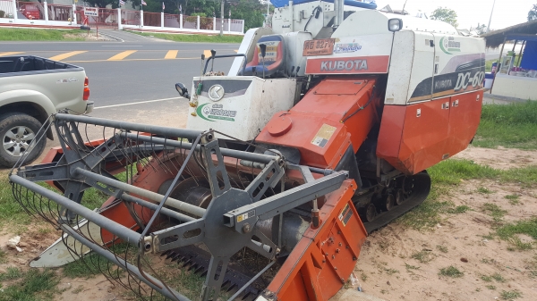 ขายด่วน!!Kubota dc60plus+ปี53พร้อมพ่วงลาก สภาพสวยๆราคา219,000บาท