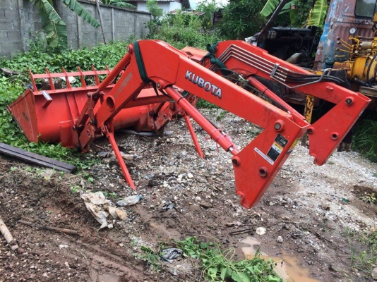 ขายตักใส่รถแทรคเตอร์La588 สภาพเหมือนใหม่ พร้อมติดตั้งให้ฟรี